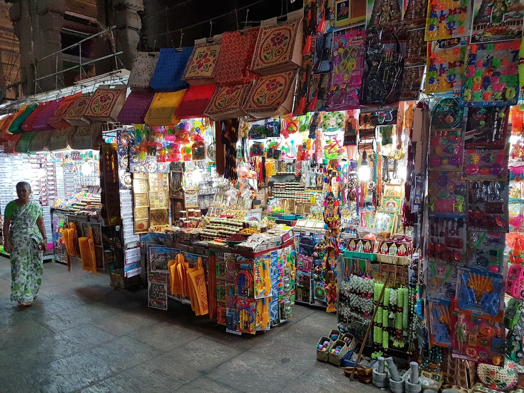Meenakshi Bazaar (Mina Bazaar)