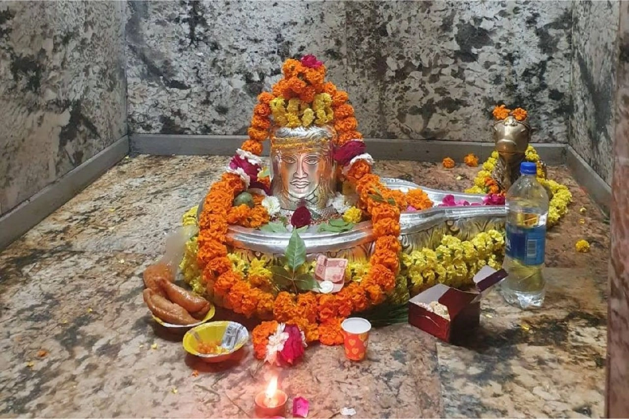 Anandeshwar Temple