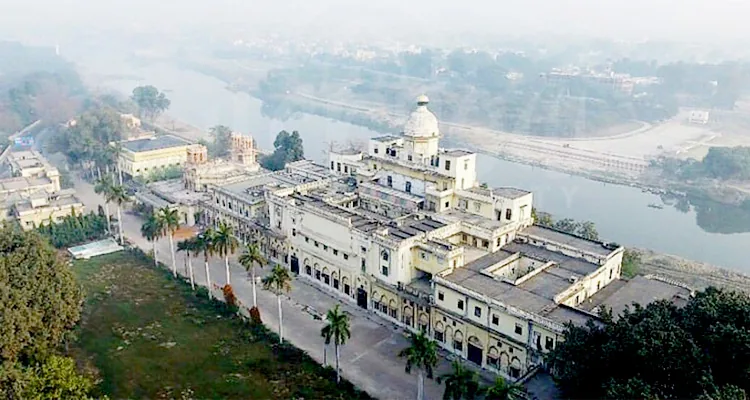 Chattar Manzil
