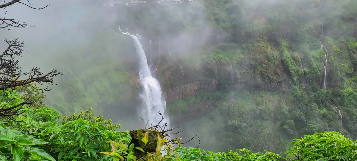 Lingmala Waterfall