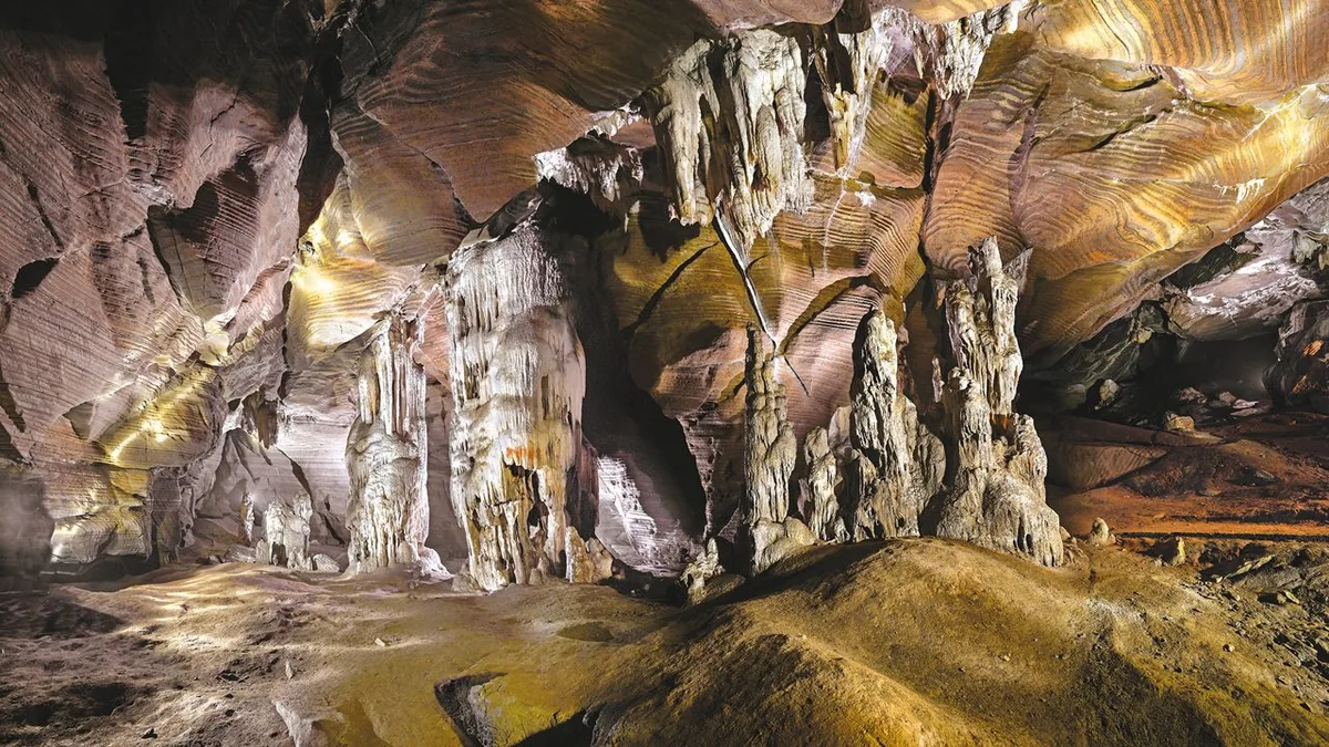 Kutumsar Cave