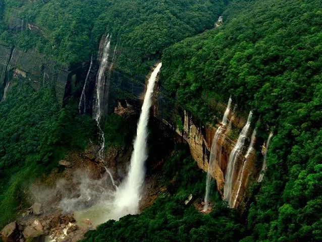 Nohkalikai Falls