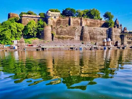 Maheshwar Ghats