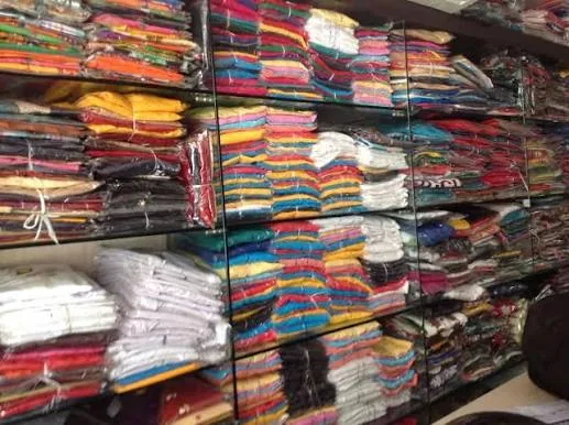 Pandri Cloth Market