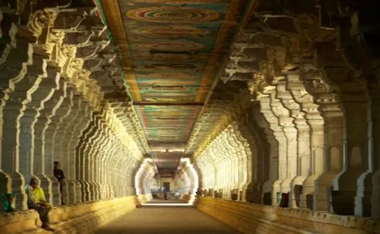 Ayiram Kal Mandapam (Thousand Pillar Hall)