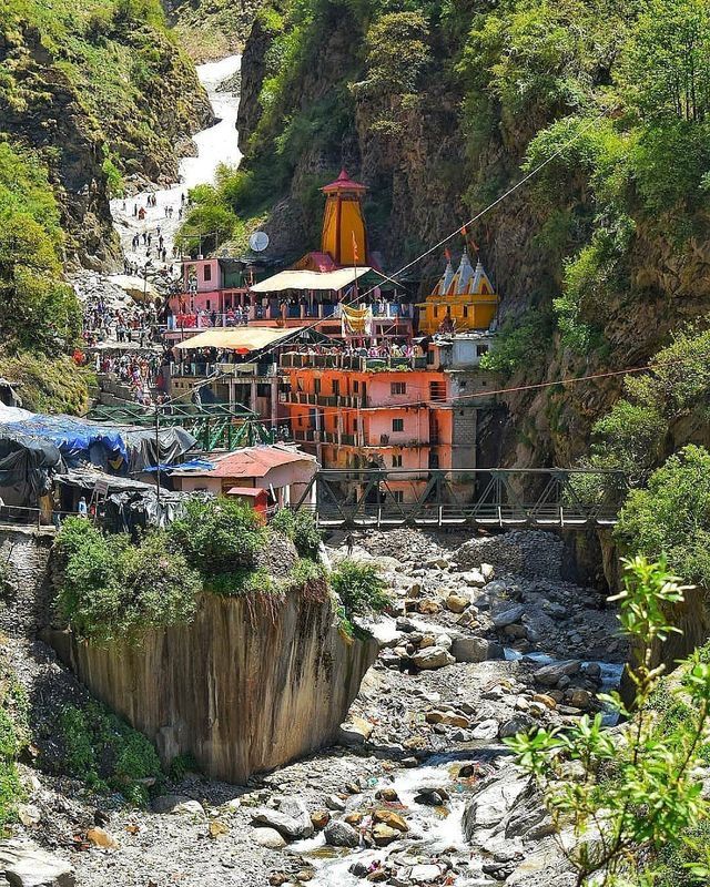 Yamunotri city view
