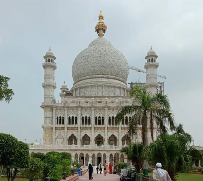 Dayalbagh Temple (Radha Soami Samadh)