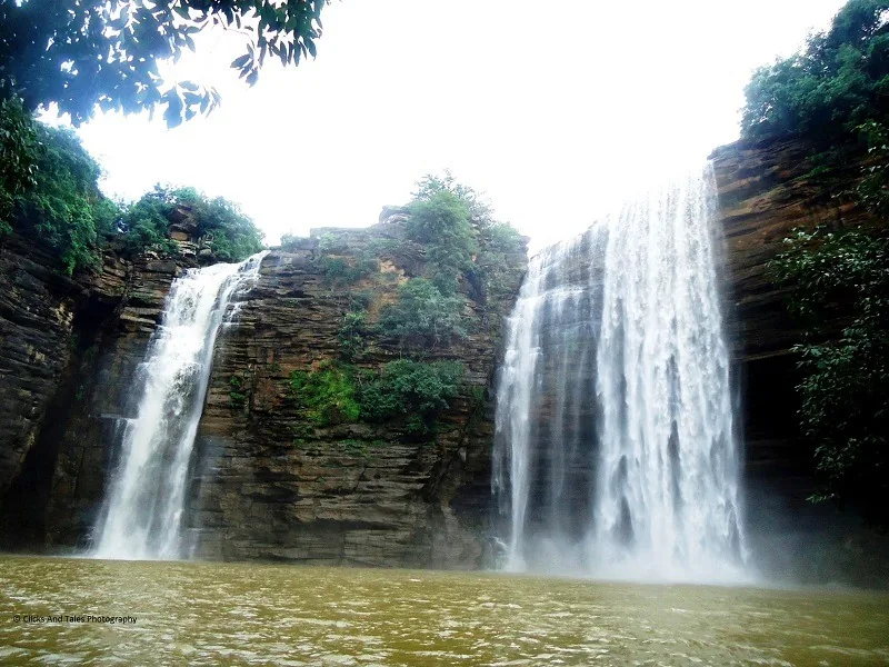 Lakhaniya Dari Waterfall