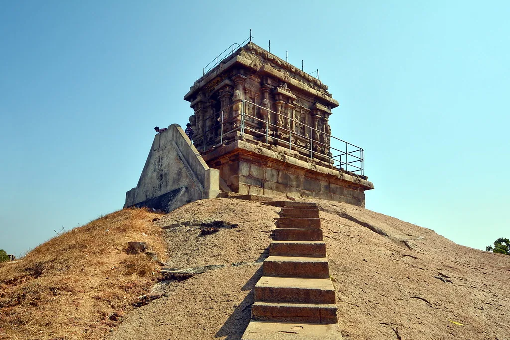 Olakkannesvara Temple (Old Lighthouse)