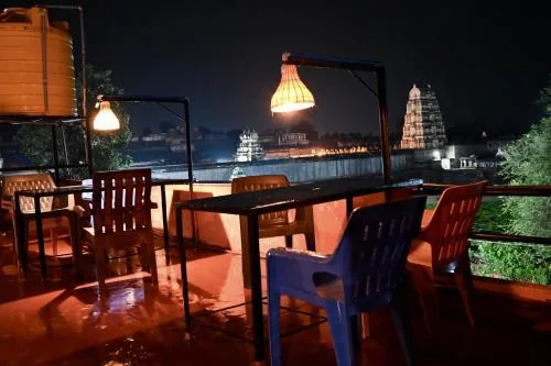 Gopi Guesthouse and Roof Restaurant