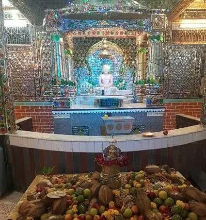 Shri Shantinath Digamber Jain Kaach Mandir