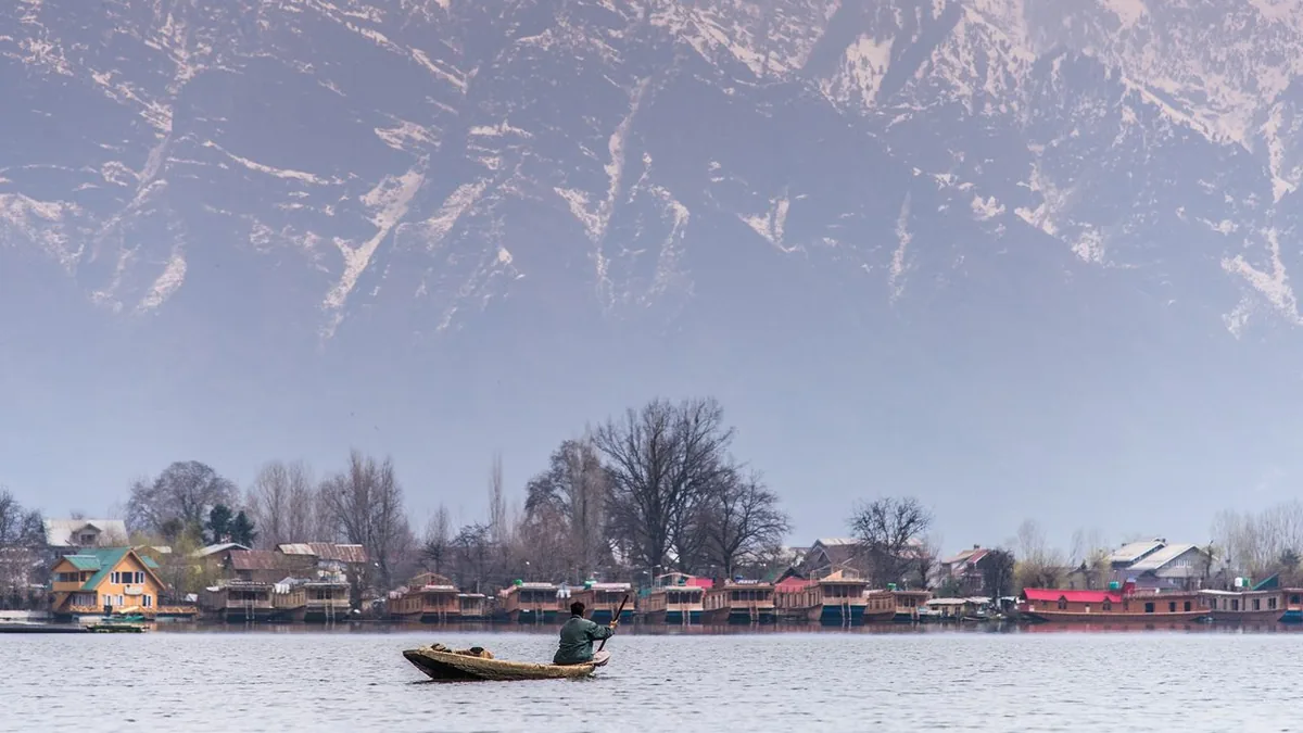 Nigeen Lake