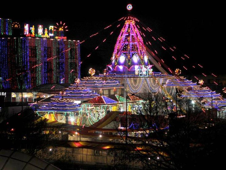 Jhandewalan Mandir in Delhi