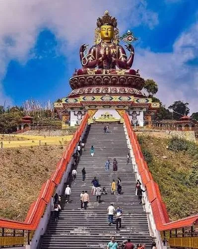 Pelling Skywalk and Chenrezig Statue