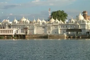 Hanumantal Bada Jain Mandir