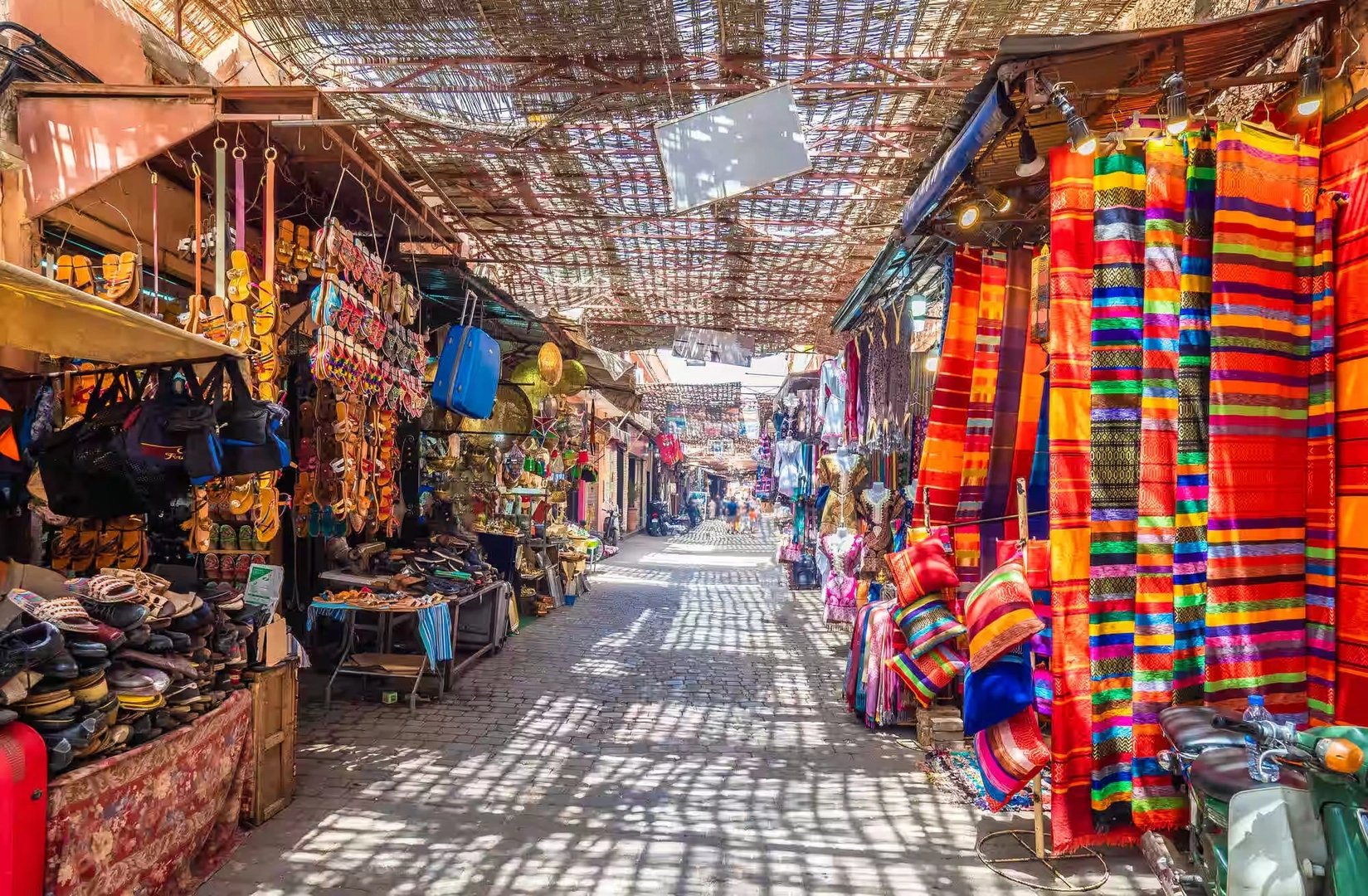 Gomti Ghat Market
