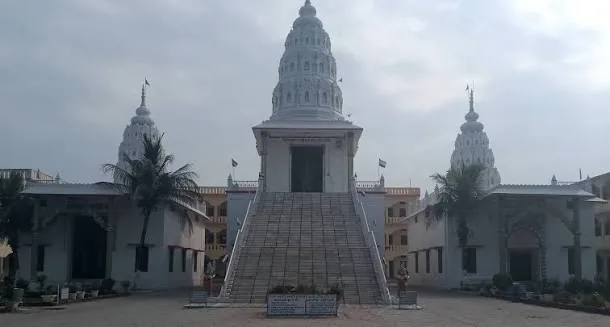 Kundalpur Digambar Jain Temple