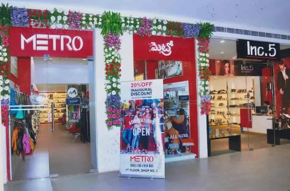 MG Road and Eluru Road shopping belt