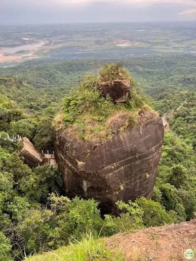 Ka Khoh Ramhah (Pillar Rock)