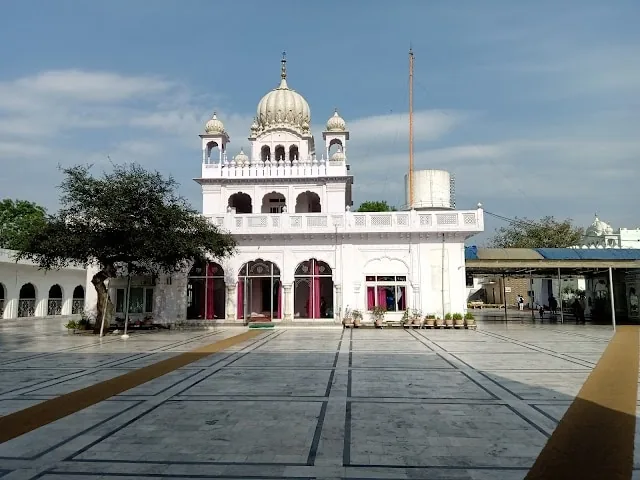 Gurdwara Sis Ganj Sahib