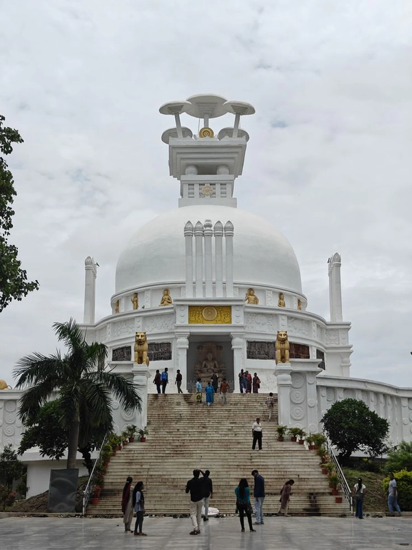 Shanti Stupa (Dhauli Giri)