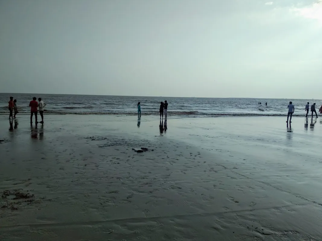 Dumas Beach