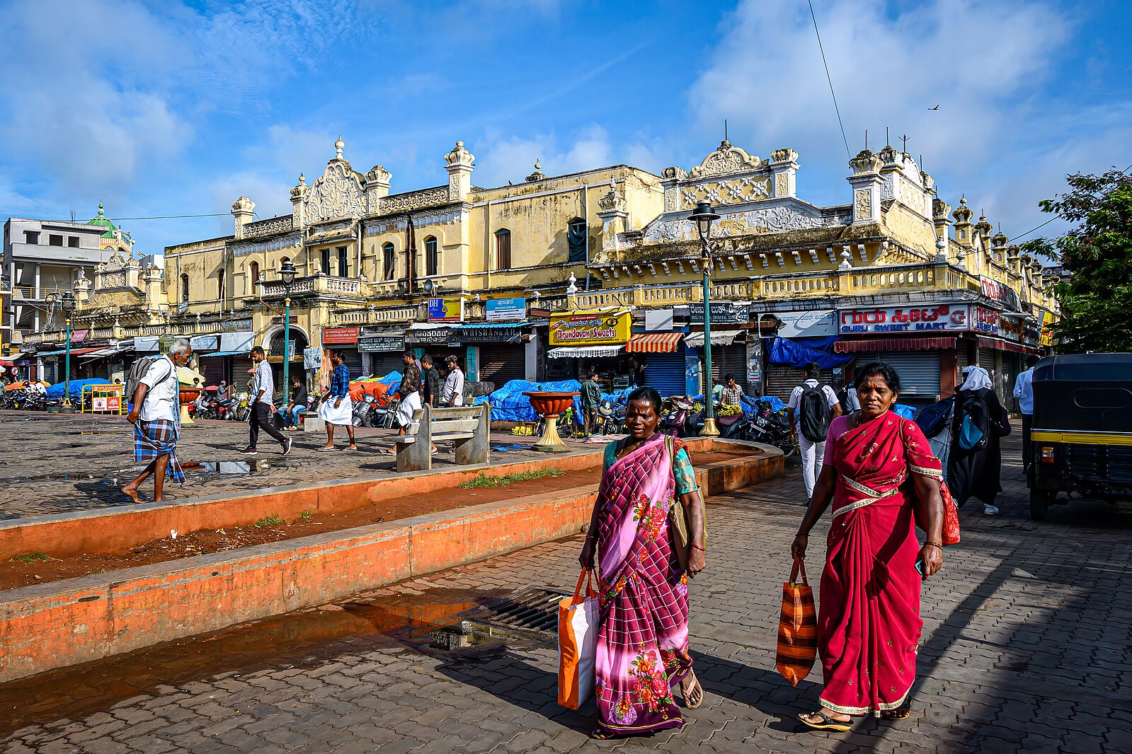 Devaraja Market